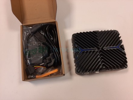 TG-IMPC-IN33-5 Промышленный безвентиляторный миникомпьютер, i5 1235U 8 GB DDR5, HDMI, USB 3.0, RS-232